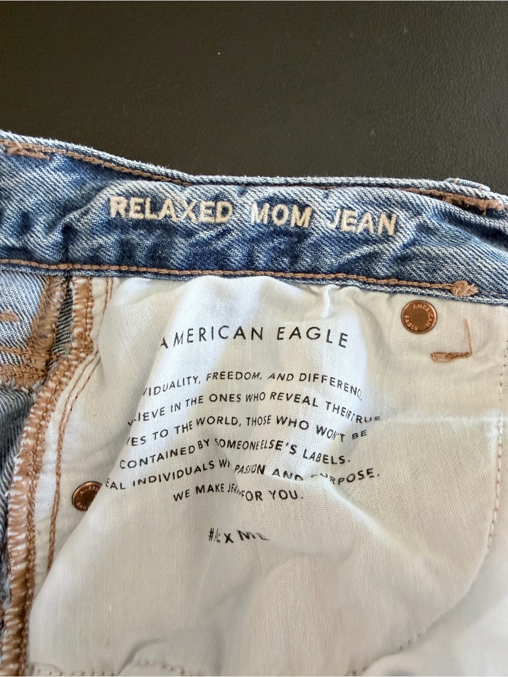 American Eagle Outfitters Light Blue Distressed High-Rise Jeans - Picture 6 of 6